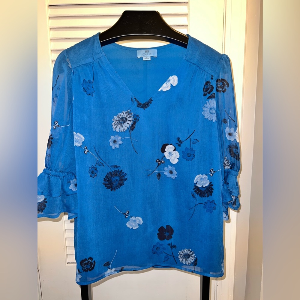CeCe top with 3/4 sleeves